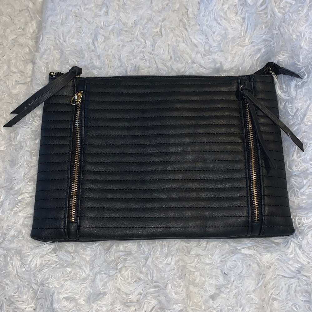 Black clutch